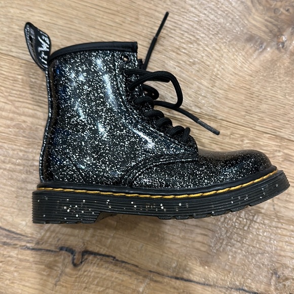 Dr. Martens - TODDLER 1460 GLITTER LACE UP BOOTS - Size 7 - Excellent Condition - Picture 9 of 13